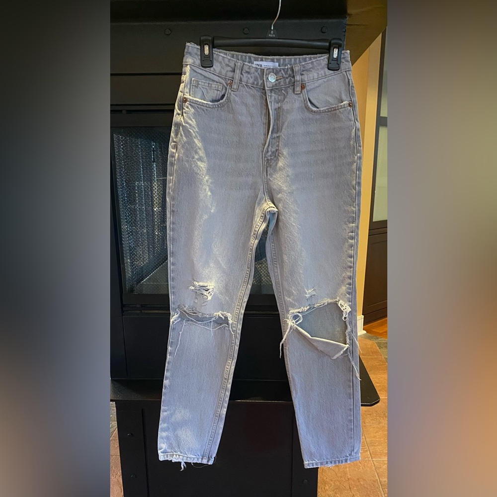 ZARA Jeans Women size 4 Classic Mom Fit High Rise Distressed Jeans Gray Wash EUC